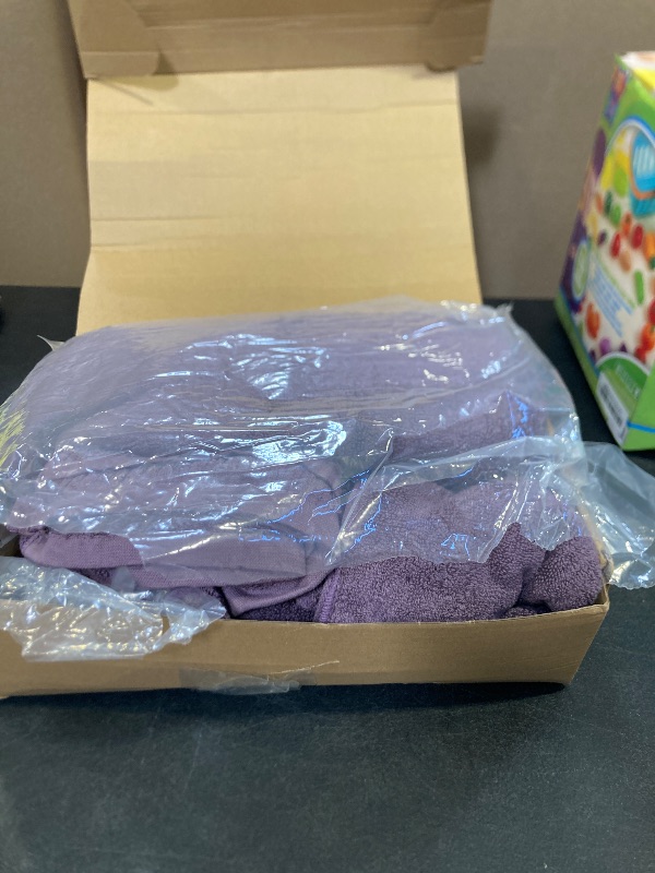 Photo 1 of YTYC 27.5x55 Inches Luxury Bath Towels Set of 6 Large, 100 Percent Cotton 650GSM Super Absorbent Soft Shower Towels for Bathroom (Plum, 6pieces)