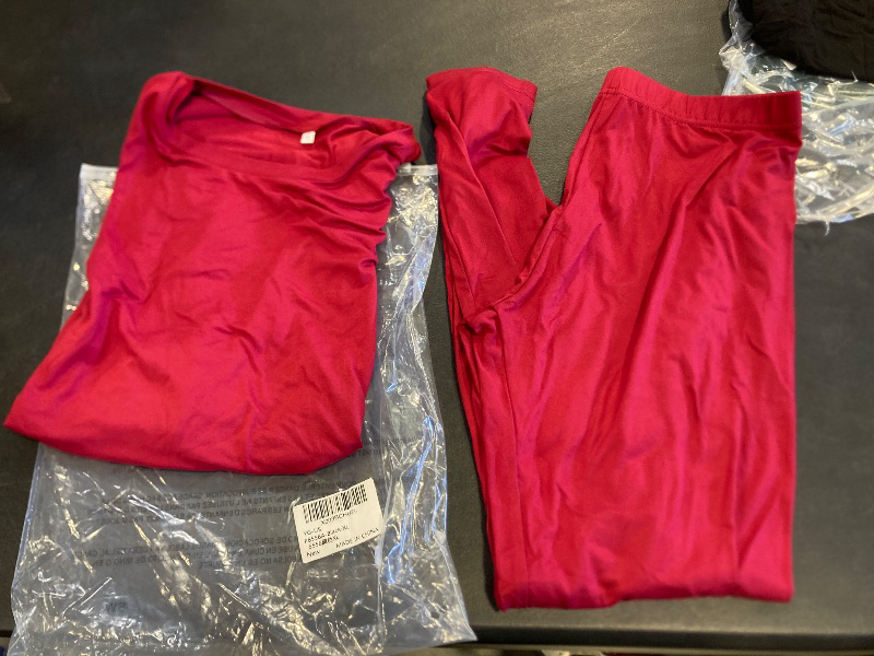 Photo 1 of red womens 2 piece xl set legging and short sleeve