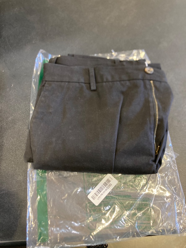 Photo 1 of Amazon Essentials Men's Straight-Fit Wrinkle-Resistant Flat-Front Chino Pant
35x28