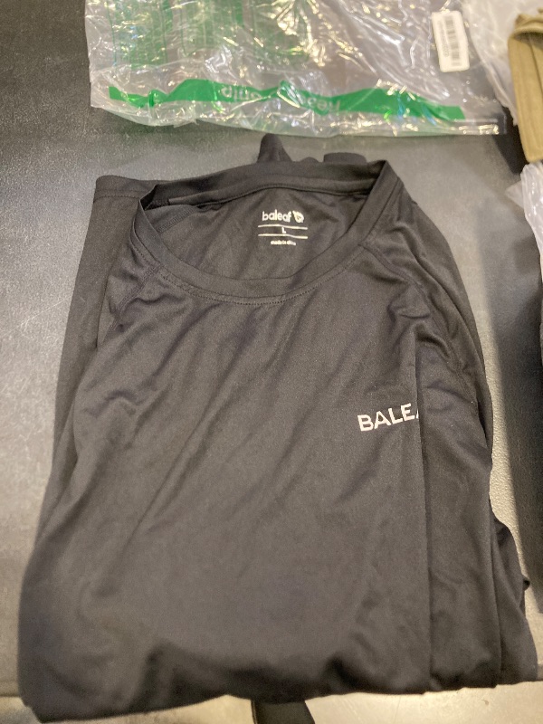 Photo 1 of baleaf Men's Rash Guard Shirts Fishing Long Sleeve UV Sun Protection SPF T-Shirts UPF 50+ Lightweight Beach Black Size L