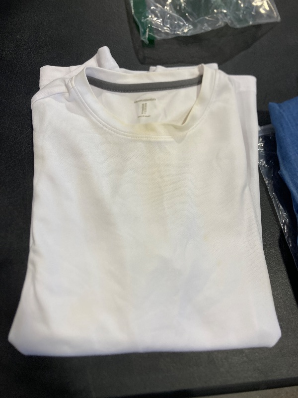 Photo 1 of xs Amazon Essentials Men's Long-Sleeve Quick-Dry UPF 50 Swim Tee, White, Small staining on neck 