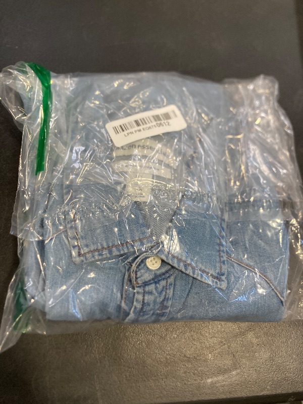 Photo 1 of Amazon Essentials Men's Denim Shirt Long Sleeve - Regular-Fit, Light Blue, Large Denim Shirt large 