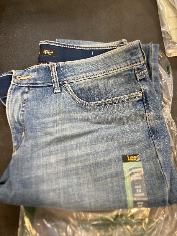 Photo 1 of Lee Women's Ultra Lux Comfort with Flex Motion Bootcut Jean Majestic 16 Medium