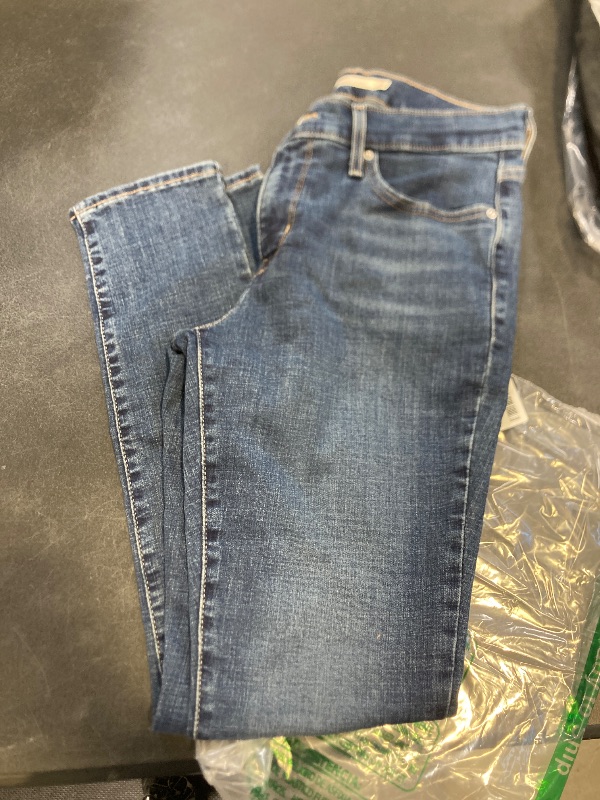 Photo 1 of Levi's Women's 311 Shaping Skinny Jeans (Standard and Plus) SIZE 29