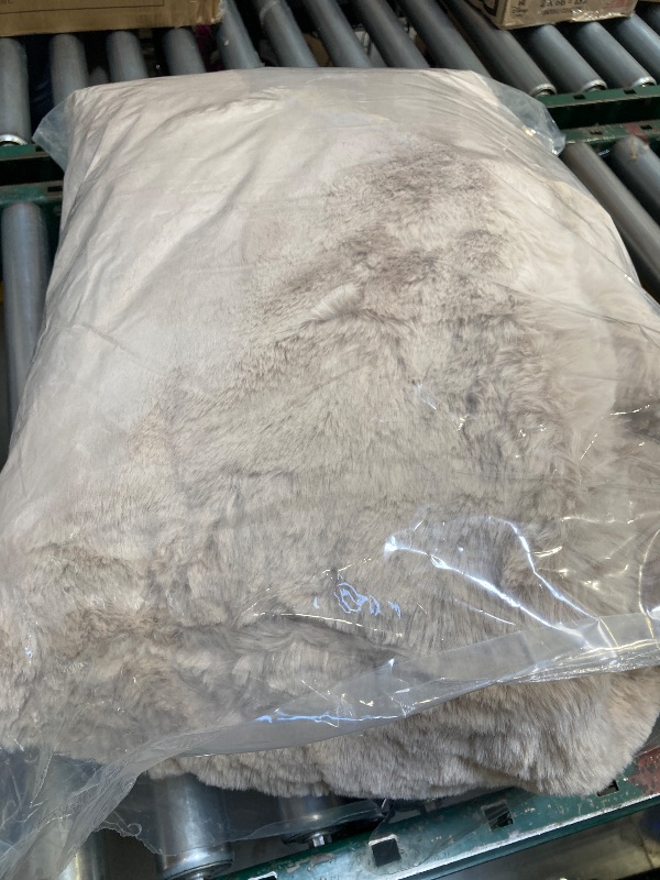 Photo 1 of Artificial Fox Fur Fabric Plush Floor carpet