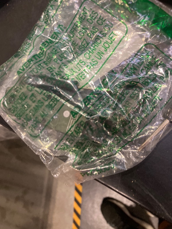 Photo 1 of Air Keychain, Key Organizer Works with Apple Find My, Built-in airtag Chips, Holds 2-6 Keys, Car Key Chains with GPS Tracker, Key Finder, Minimalist Key Holder for Men and Women, (iOS Only) (Green)