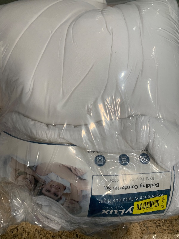 Photo 1 of ***(NOT A COMPLETE SET/ MISSING PARTS)***CozyLux Queen Comforter Set White Seersucker 7 Pieces Bed in a Bag Queen Comforter Set with Sheets, Luxury Soft Bedding Set with Down Alternative Comforter, Sheets, Pillowcases & Shams for All Seasons