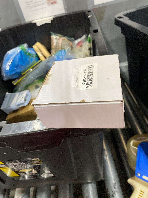 Photo 1 of 1 Pcs Pop Up Sticky Note Dispenser Sticky Note Holder Pop Up Note Dispenser Transparent Top for 3 x 3 Inch Sticky Notes School Office Home Store Black Base Clear Top (1)