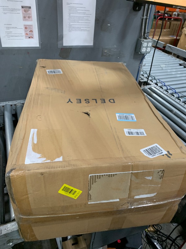 Photo 1 of (damaged lock) DELSEY PARIS Helium DLX Softside Expandable Luggage with Spinner Wheels, Black, Checked-Large 29 Inch