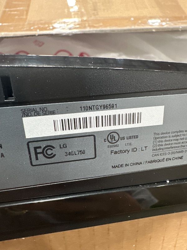 Photo 1 of **see note **LG 34GS95QE 34-inch Ultragear OLED Curved Gaming Monitor WQHD 1440p 800R 240Hz 0.03ms AMD FreeSync Premium Pro NVIDIA G-Sync HDMI 2.1 DisplayPort Tilt/Height/Swivel Stand White