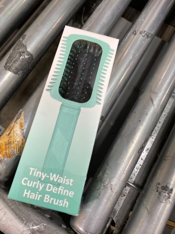 Photo 1 of Curly Hair Brush Defining, Volume Curl Defining Brush for Effortlessly Detangling Shaping and Styling Women's Curls, Waves & Coils, Curly Hair Products, Reduce Frizz (Green 1PC)