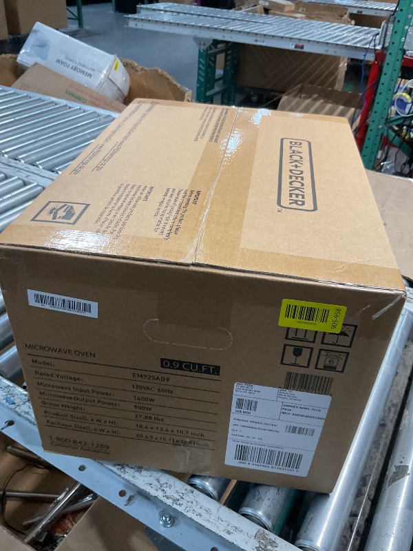 Photo 1 of *** FACTORY SEALED *** BLACK+DECKER Digital Microwave Oven with Turntable Push-Button Door, Child Safety Lock, Stainless Steel, 0.9 Cu Ft