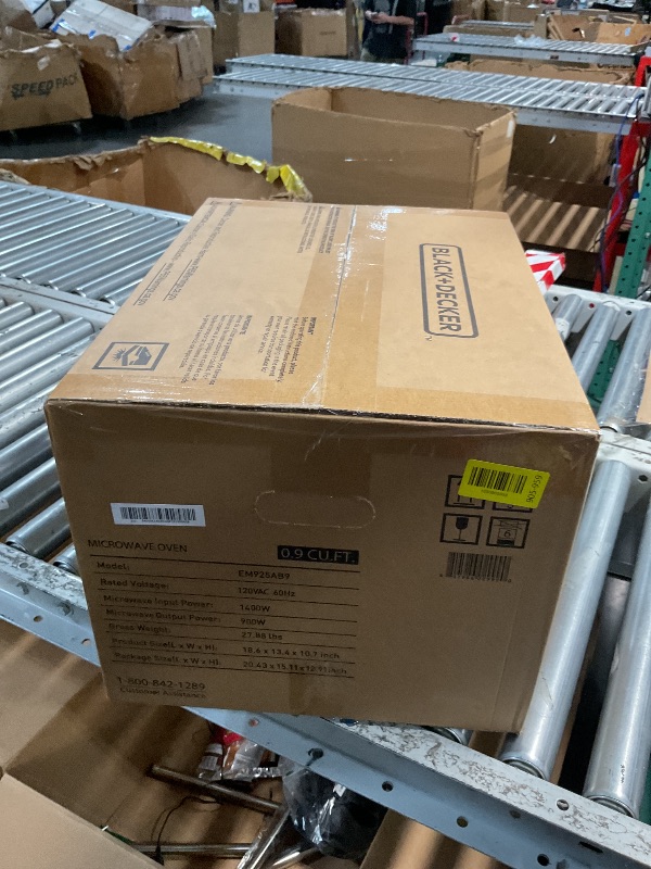 Photo 1 of *** FACTORY SEALED *** BLACK+DECKER Digital Microwave Oven with Turntable Push-Button Door, Child Safety Lock, Stainless Steel, 0.9 Cu Ft