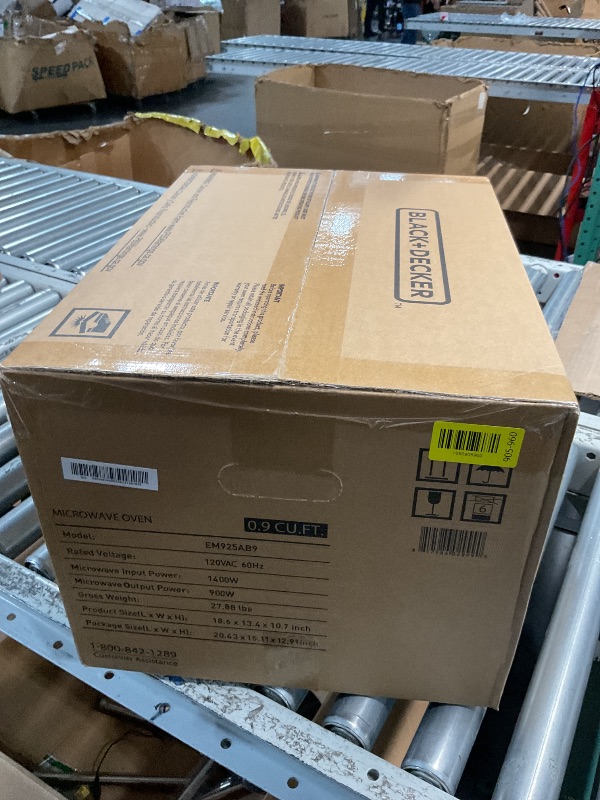 Photo 1 of *** FACTORY SEALED *** BLACK+DECKER Digital Microwave Oven with Turntable Push-Button Door, Child Safety Lock, Stainless Steel, 0.9 Cu Ft