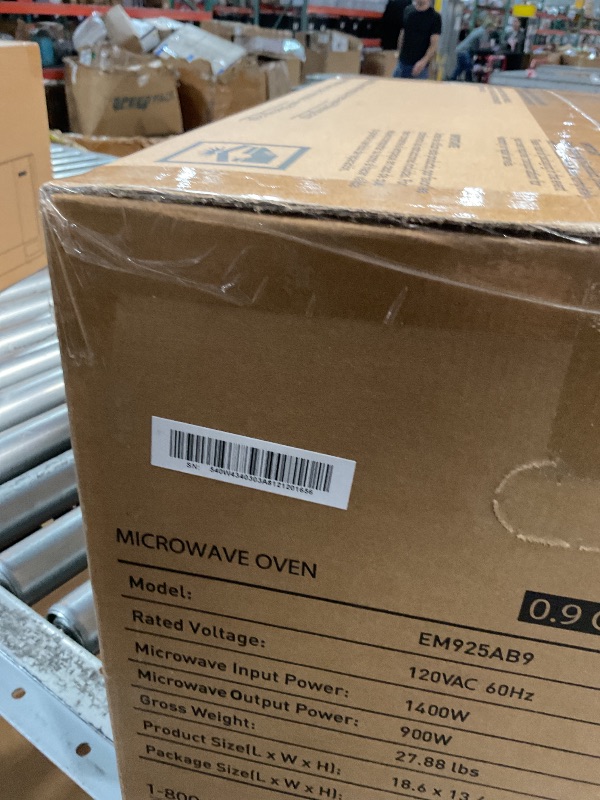 Photo 1 of *** FACTORY SEALED *** BLACK+DECKER Digital Microwave Oven with Turntable Push-Button Door, Child Safety Lock, Stainless Steel, 0.9 Cu Ft