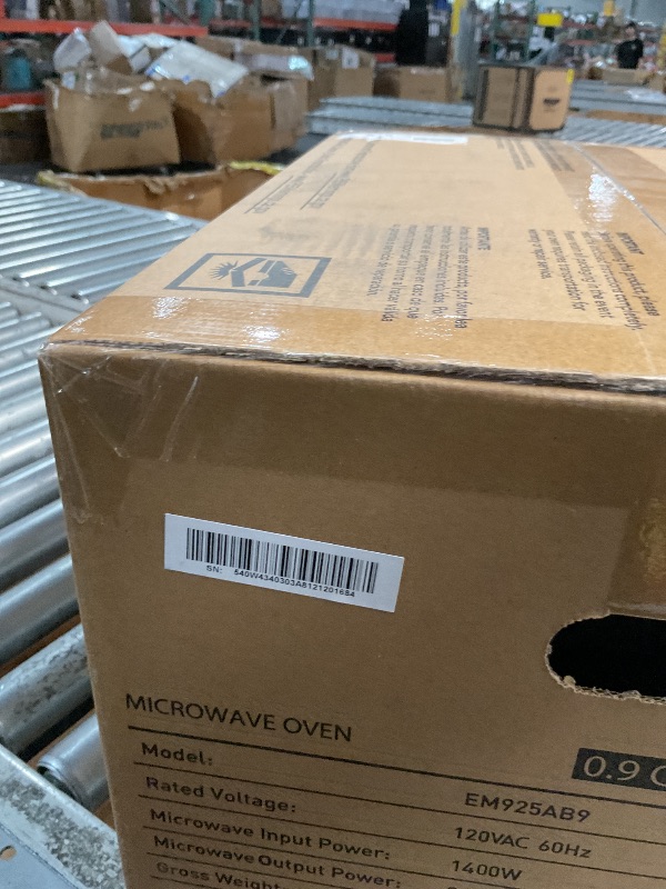 Photo 1 of *** FACTORY SEALED *** BLACK+DECKER Digital Microwave Oven with Turntable Push-Button Door, Child Safety Lock, Stainless Steel, 0.9 Cu Ft