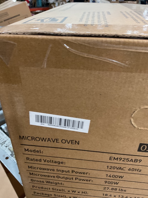 Photo 1 of *** FACTORY SEALED *** BLACK+DECKER Digital Microwave Oven with Turntable Push-Button Door, Child Safety Lock, Stainless Steel, 0.9 Cu Ft