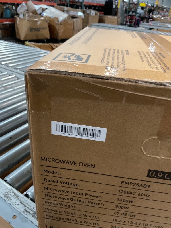 Photo 1 of *** FACTORY SEALED *** BLACK+DECKER Digital Microwave Oven with Turntable Push-Button Door, Child Safety Lock, Stainless Steel, 0.9 Cu Ft