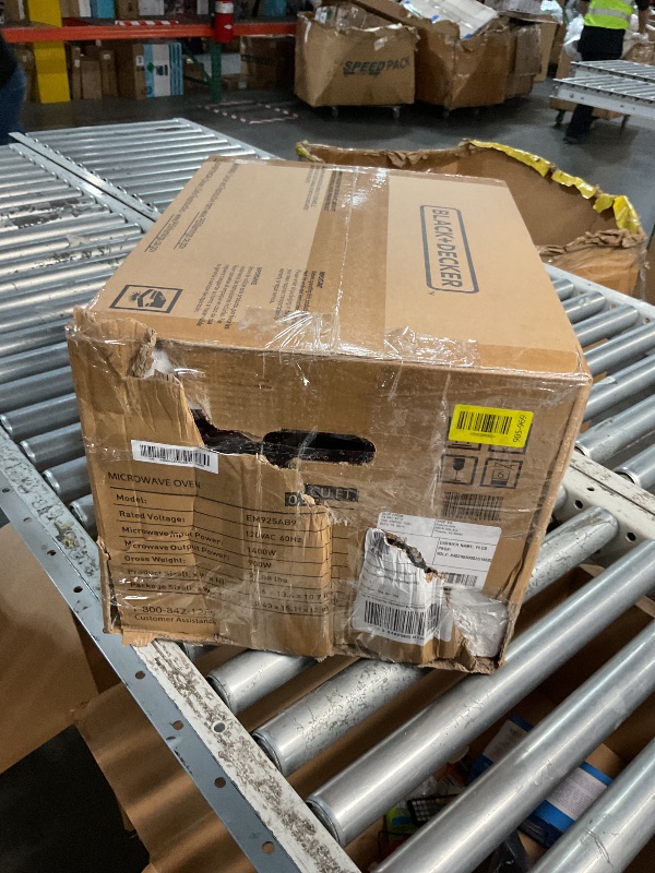 Photo 1 of *** FACTORY SEALED *** BLACK+DECKER Digital Microwave Oven with Turntable Push-Button Door, Child Safety Lock, Stainless Steel, 0.9 Cu Ft