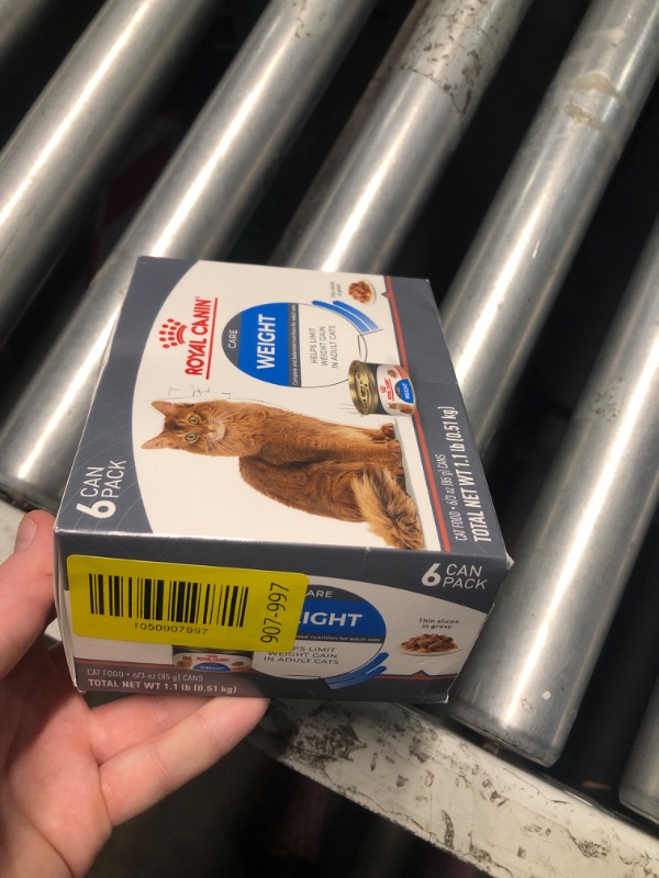 Photo 1 of ********BEST BUY 12/06/2025*******Royal Canin Feline Care Nutrition Weight Care Adult Thin Slices in Gravy Cat Food, 3 oz (Pack of 6)