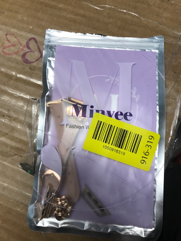 Photo 2 of Minyee Celtic Knot Leather Band Compatible with Apple Watch Band 38/40/41/42mm Women, Slim Leather Classy Designer Interlock Buckle Strap for iWatch Series 11 10 9 Ultra SE 8 7 6 5 4 3,Pink/Rose Gold