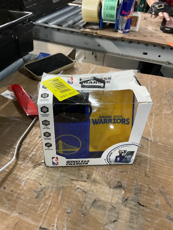 Photo 1 of ?SOAR Wireless Charger and Desktop Organizer,Golden State Warriors