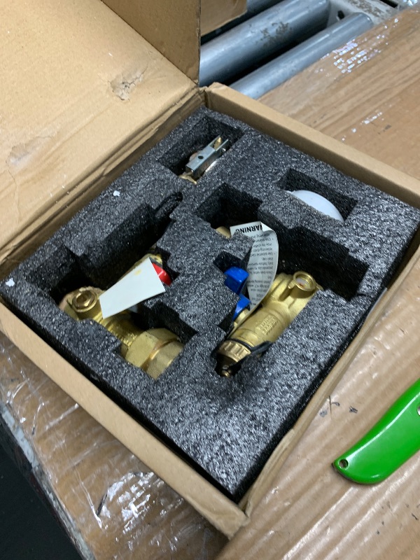 Photo 1 of (damaged)(sold for parts only) HYDRO MASTER Tankless Water Heater Service Valve Kit with Pressure Relief Valve 3/4-Inch IPS Isolator Clean Brass