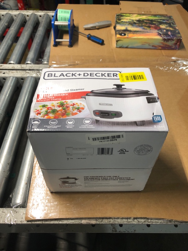 Photo 1 of ***(PARTS ONLY/ NON FUNCTIONAL)***BLACK+DECKER Rice Cooker 6-Cup (Cooked) with Steaming Basket, Removable Non-Stick Bowl, White
