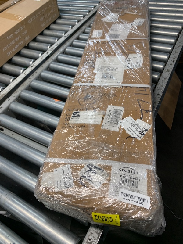 Photo 1 of ****NO GLASS***
Coaster Home Furnishings Beckham 46" Round Dining Table with Glass Top and Asterisk Metal Base, Sculptural Modern Glass Dining Table for Kitchens, Chrome