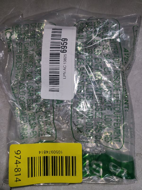 Photo 1 of 10 Pcs Crystal Christmas Ornaments for Tree Decor, Acrylic Snowflake Icicle Ornaments for Winter Wonderland Decorations, Hanging Ornament with Drop Pendants for New Year Holiday Party Supplies, Clear