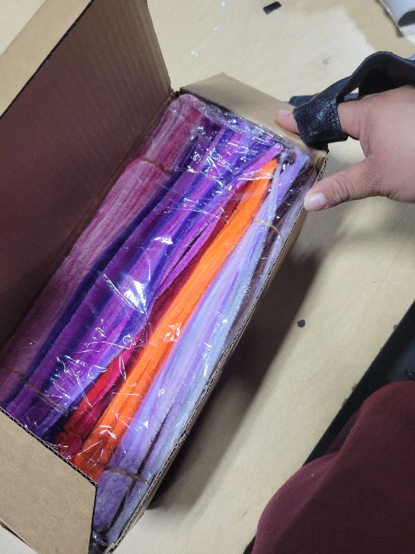 Photo 1 of 1200pcs Cleaners Craft, Pipe Cleaners Bulk for Arts and Crafts Supplies Multi-Color Chenille Stems DIY Project Room Decor,Christmas Decorations Creative Toys Gift (12inch*6mm,48colors)