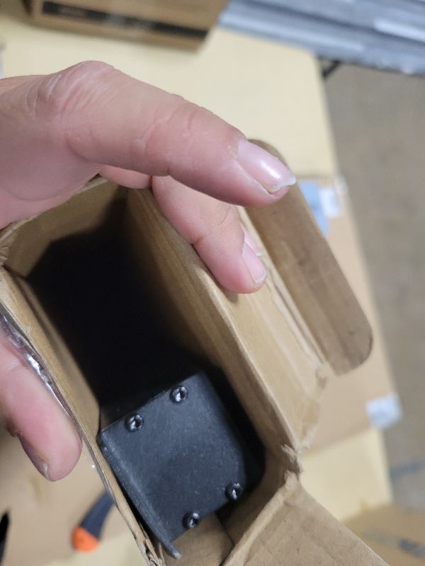 Photo 1 of 12 Outlet Long Power Strip Surge Protector with 2100 Joules, 6FT Power Cord, Wide Spaced Outlet Power Bar, Overload Protection Switch, Industrial Heavy Duty for Work Bench, Shop, Garage (Black)…