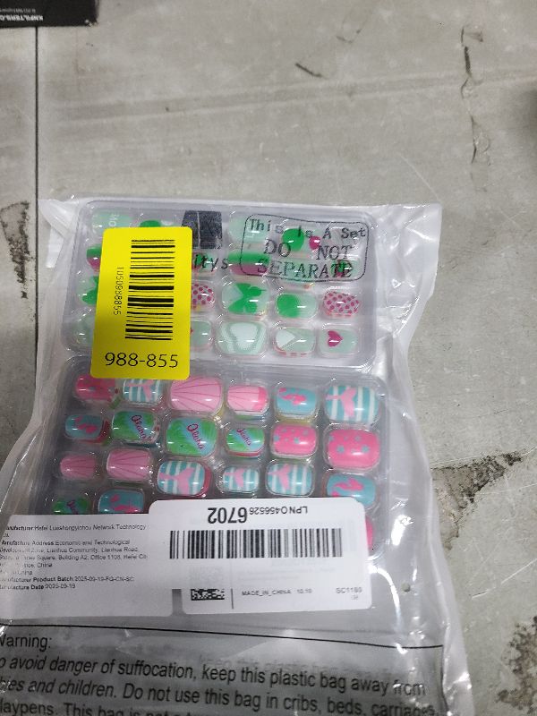 Photo 1 of 120 Pieces Kids Press on Nails Children Fake Artificial Nails Girls Full Cover Short False Christmas Fingernails for Girls Kids Design Decoration(Lovely Pattern)