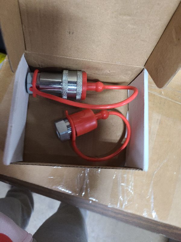 Photo 1 of 1/2" NPT Ag Hydraulic Quick Connect Coupler, ISO 5675 Poppet Pioneer Style Tractor Couplers with Dust Caps, Interchangeable with Parker 4000 Series | Safeway S20 Series