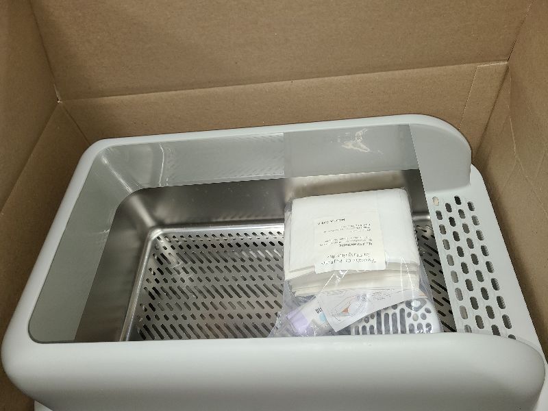 Photo 1 of 23.6''x16''x12'' Enclosed Stainless Steel Litter Box with Lid, XL Sifting Litter Box for Pine Pellets, High Sides Metal Litter Box System for Big Cats, Anti-Leakage, Easy Cleaning, Less Tracking