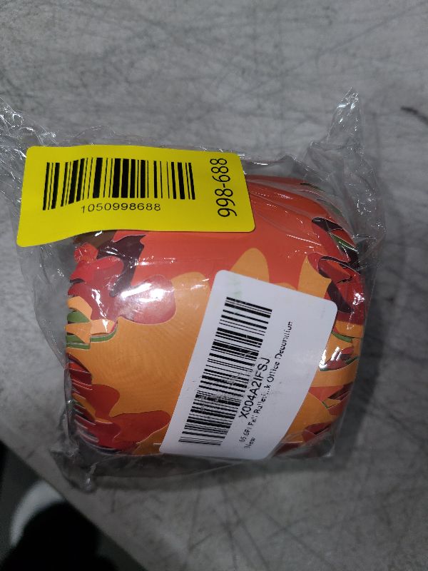 Photo 1 of 65.6Ft Fall Bulletin Board Borders Maple Leaves Bulletin Board Trim for Thanksgving Autumn Holidays for Classroom Blackboard Wall Desk Office Decoration