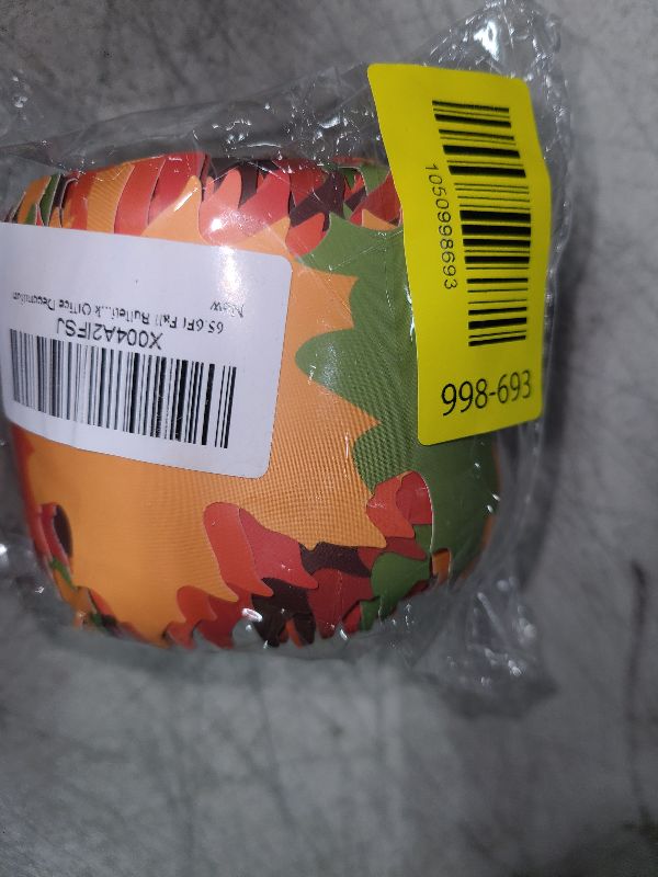 Photo 1 of 65.6Ft Fall Bulletin Board Borders Maple Leaves Bulletin Board Trim for Thanksgving Autumn Holidays for Classroom Blackboard Wall Desk Office Decoration