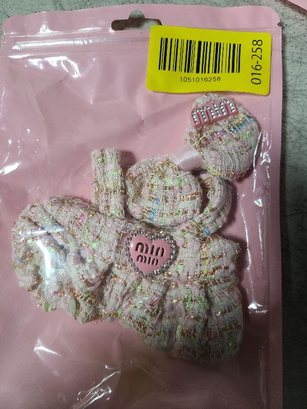 Photo 1 of 17cm Doll Clothes – Pink Tweed Overalls with Heart Patch & Bow Pin | Display-Ready Collectible Outfit for Mini Plush Dolls (No Doll Included)