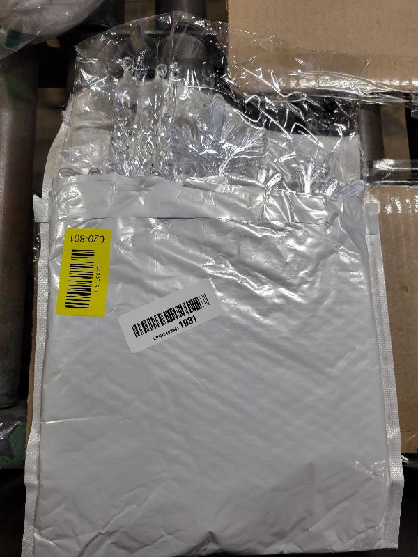 Photo 1 of 18 Pcs Large Christmas Tree Decoration Crystal Ornaments, Clear Big Acrylic Icicle Snowflake Christmas Hanging Decor for Xmas Tree Winter Wonderland Party Decor Outdoor New Year Party Supplies