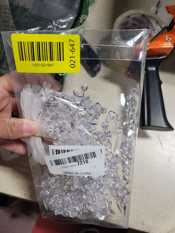 Photo 1 of 18pcs Christmas Tree Decoration Crystal Ornaments - Hanging Acrylic Christmas Snowflake Icicle Drop Crystal Ornaments for Xmas Tree Winter New Year Party Supplies