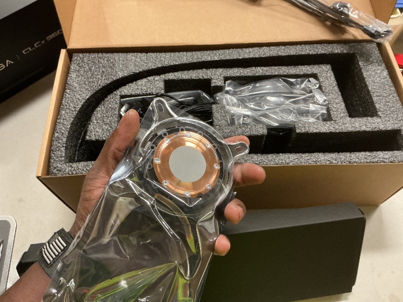 View 3 of EVGA CLCx 360mm All-in-One LCD CPU Liquid Cooler, 3X 120mm PWM ARGB Fans, Intel, AMD, 5 YR Warranty, 400-HY-CX36-V1