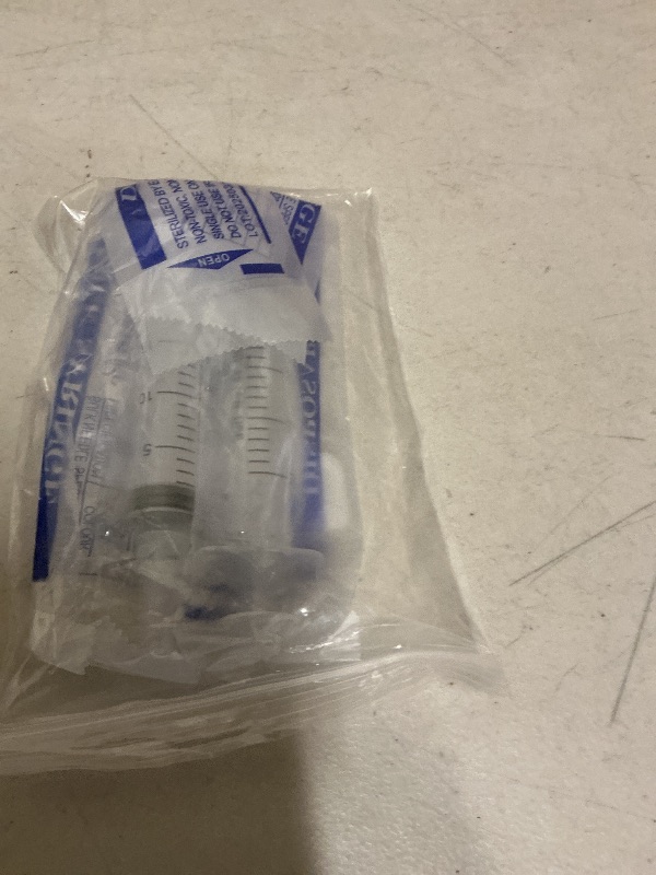 Photo 1 of 20ml Syringe for Liquid, Oral, Scientific Labs, Measurement, Dispensing, with Cap- 3 Pack 20ml Syringes