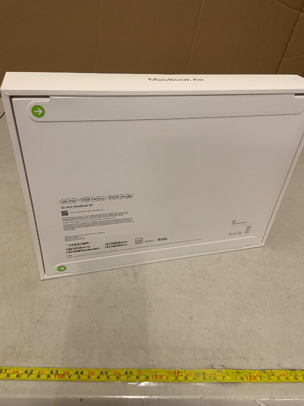 Photo 1 of Apple 2025 MacBook Air 13-inch Laptop with M4 chip: Built for Apple Intelligence, 13.6-inch Liquid Retina Display, 24GB Unified Memory, 512GB SSD Storage, 12MP Center Stage Camera, Touch ID; Starlight