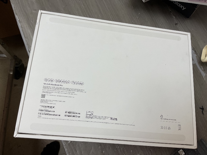 Photo 1 of Apple 2025 MacBook Pro Laptop with M5 chip with 10?core CPU and 10?core GPU: Built for Apple Intelligence, 14.2-inch Liquid Retina XDR Display, 24GB Unified Memory, 1TB SSD Storage; Space Black