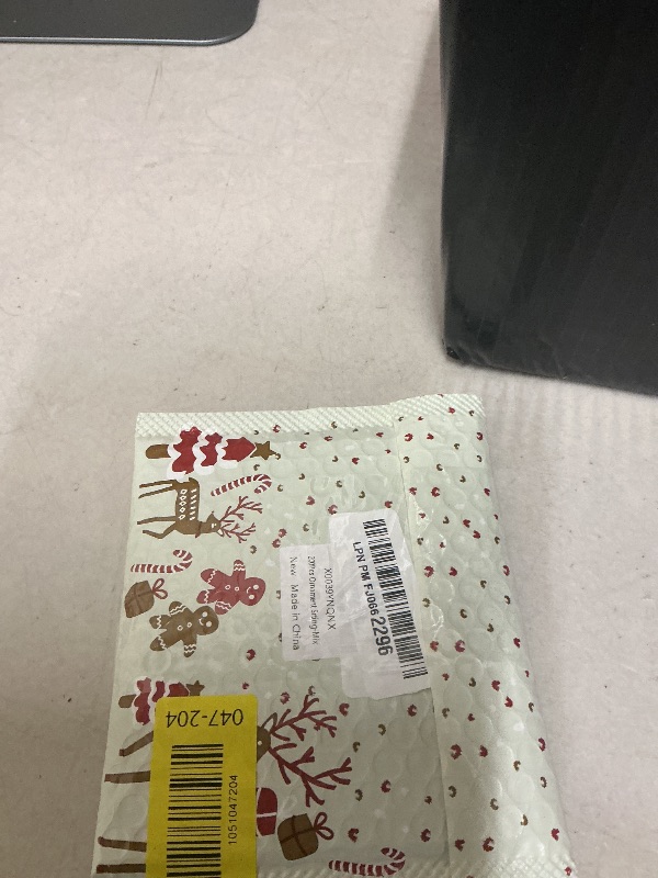 Photo 1 of 200Pcs Silver&Gold Ornament Hooks Ornament Hangers Ribbon Ornament String with Snaps Precut String Hangers Snap Fasteners Rope Hooks for Halloween Christmas Ornaments Price Tag Crafts Gift Tag