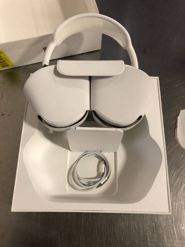 Photo 1 of Apple AirPods Max Wireless Over-Ear Headphones, Pro-Level Active Noise Cancellation, Transparency Mode, Personalized Spatial Audio, USB-C Charging, Bluetooth Headphones for iPhone - Starlight