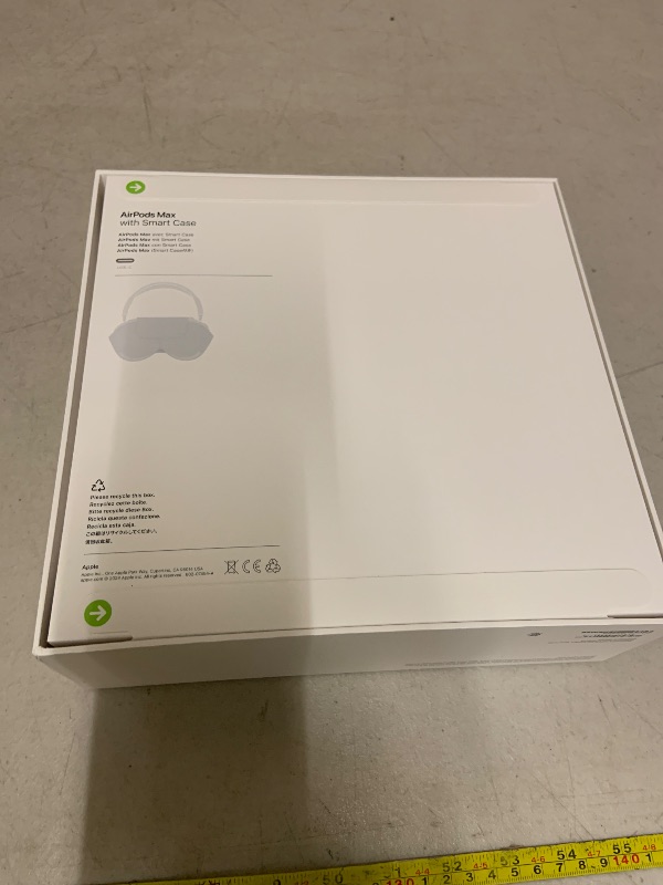 Photo 1 of Apple AirPods Max Wireless Over-Ear Headphones, Pro-Level Active Noise Cancellation, Transparency Mode, Personalized Spatial Audio, USB-C Charging, Bluetooth Headphones for iPhone - Starlight