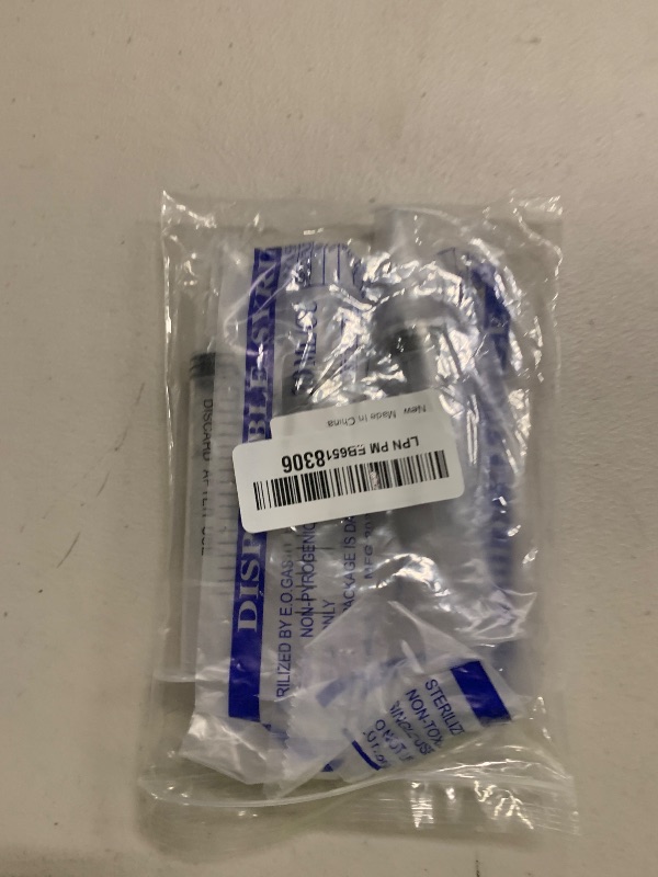 Photo 1 of 20ml Syringe for Liquid, Oral, Scientific Labs, Measurement, Dispensing, with Cap- 3 Pack 20ml Syringes