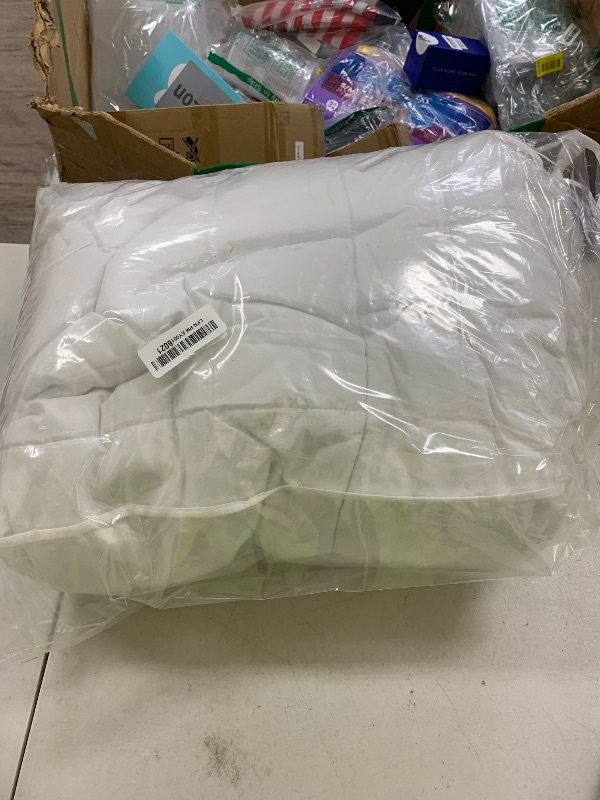 Photo 1 of Full Size, White Alternative Down Comforter - Warm and Lightweight - Luxury and Breathable Hotel Quality Bedding Set - All Season Fluffy and Cozy Oversized Cooling Microfiber Duvet Insert Comforter
