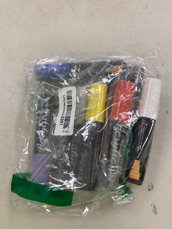 Photo 1 of 10 Graffiti Jumbo Acrylic Markers,15mm Jumbo Felt Tip Poster Paint Pens Acrylic painting Pen for Whiteboard Window Paint Glass Plastic Wood Rock and Metal Graffiti